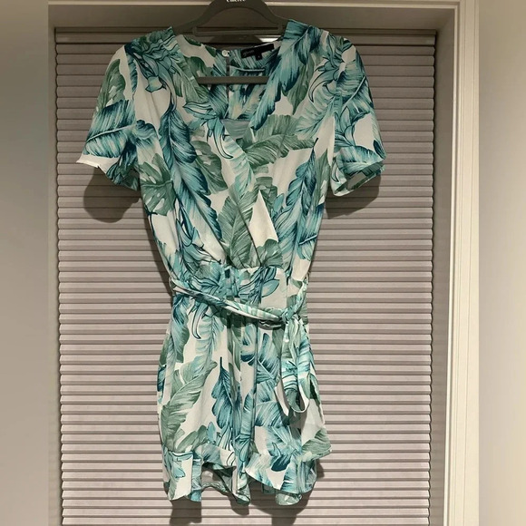 Leaf print romper - Picture 1 of 3